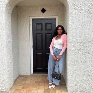 Meet your Posher, Zahrea